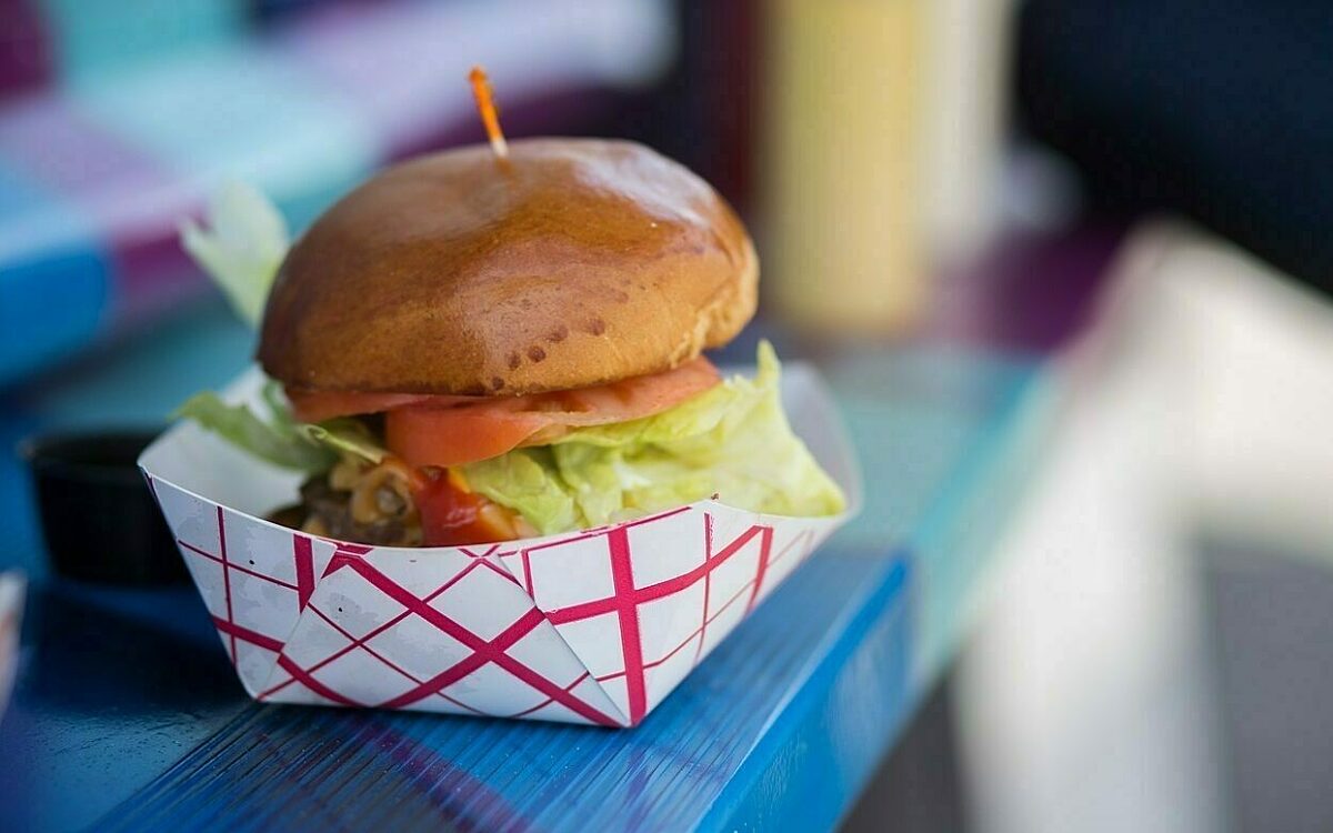 Burger an einem food truck Burger an einem food truck